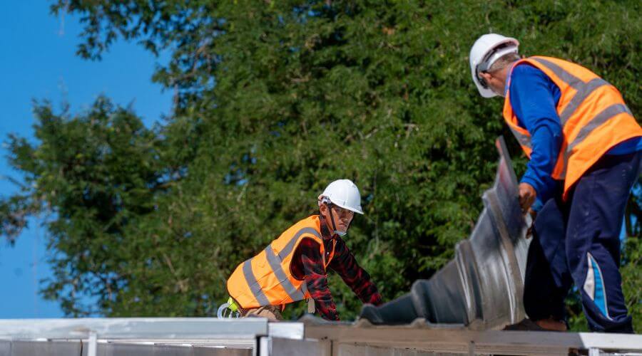 Professional gutter cleaning in Custer City, OK